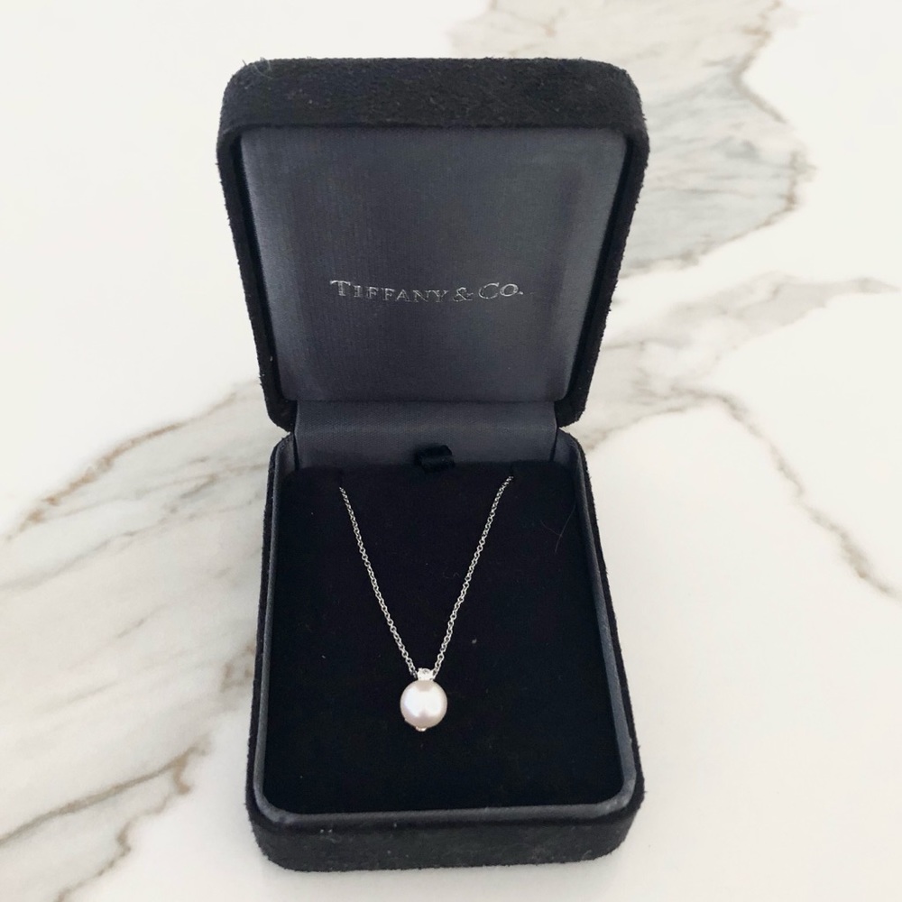 COPY - 18K White Gold Tiffany & Co Signature Pearl Pendant